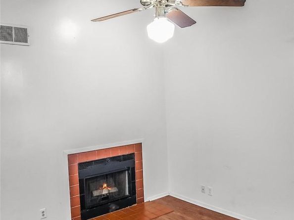 106 E 30th ST 305, Austin TX 78705