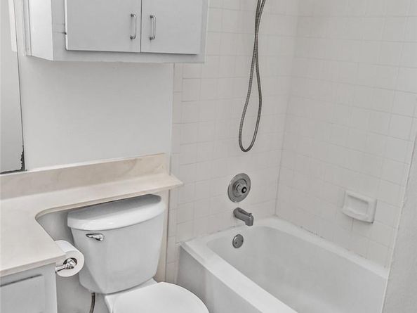 106 E 30th ST 305, Austin TX 78705