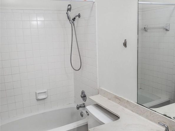 106 E 30th ST 305, Austin TX 78705