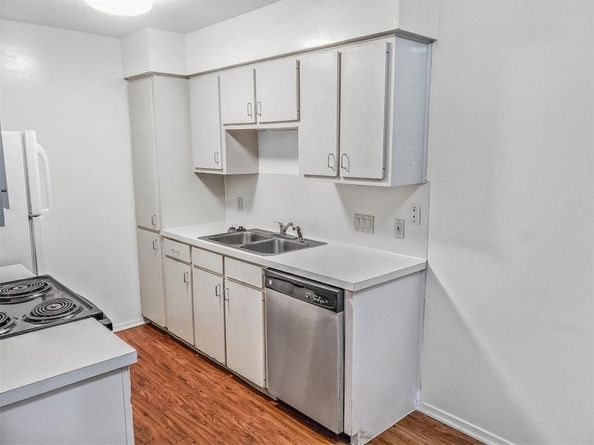 106 E 30th ST 305, Austin TX 78705