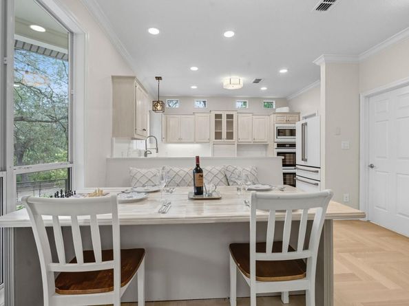 7315 Oak Shores DR, Austin TX 78730