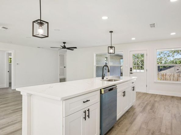 5101 Woodmoor DR, Austin TX 78721