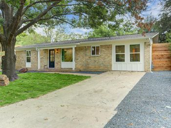 207 White Oak DR