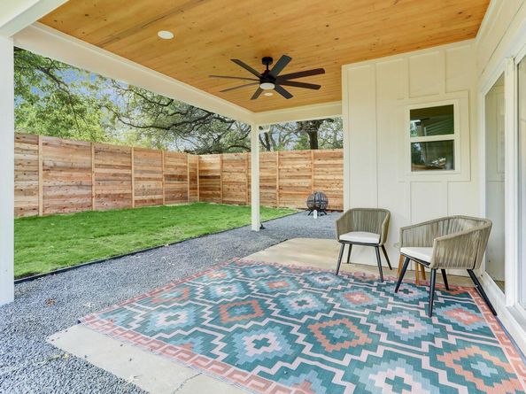 207 White Oak DR, Austin TX 78753