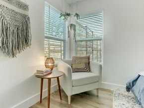 207 White Oak DR, Austin TX 78753