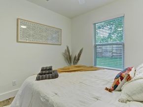 207 White Oak DR, Austin TX 78753