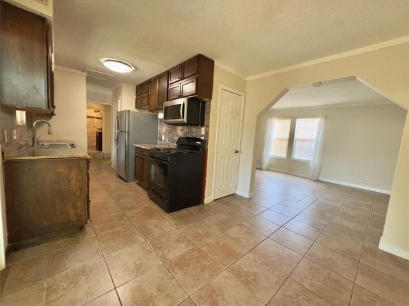 4503 E Stassney LN, Austin TX 78744