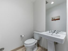 200 Congress Ave 14A, Austin TX 78701