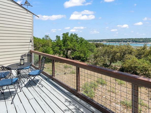 161 Comanche DR, Point Venture TX 78645