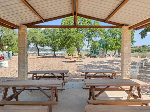 161 Comanche DR, Point Venture TX 78645