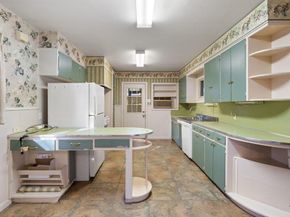 2004 Griswold LN, Austin TX 78703