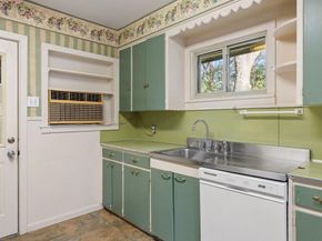 2004 Griswold LN, Austin TX 78703