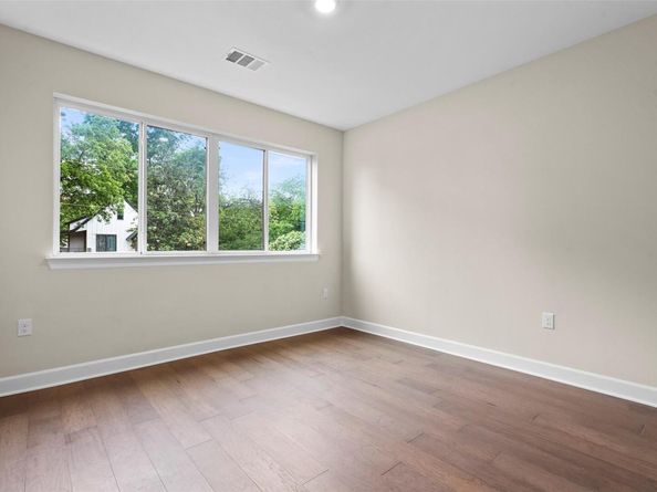 2212 Holly ST, Austin TX 78702