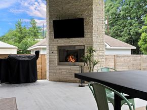 2212 Holly ST, Austin TX 78702