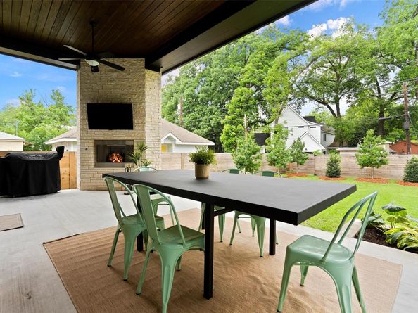 2212 Holly ST, Austin TX 78702