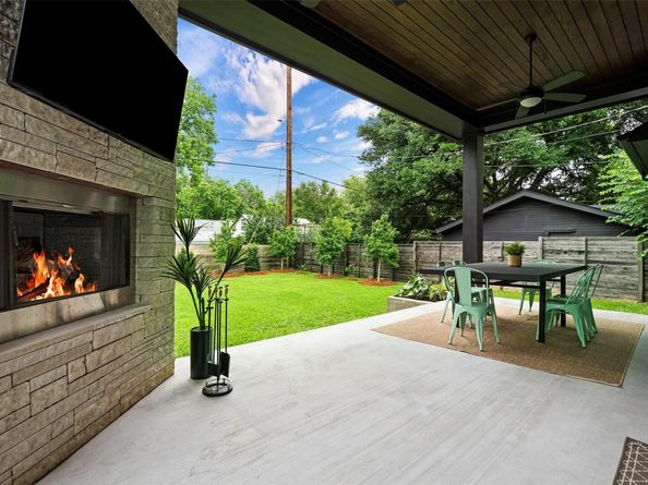 2212 Holly ST, Austin TX 78702