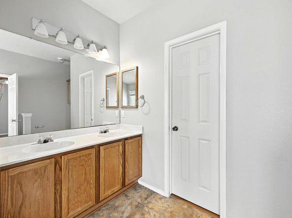 1049 King Cotton LN, Round Rock TX 78664