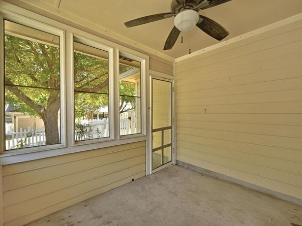 1049 King Cotton LN, Round Rock TX 78664