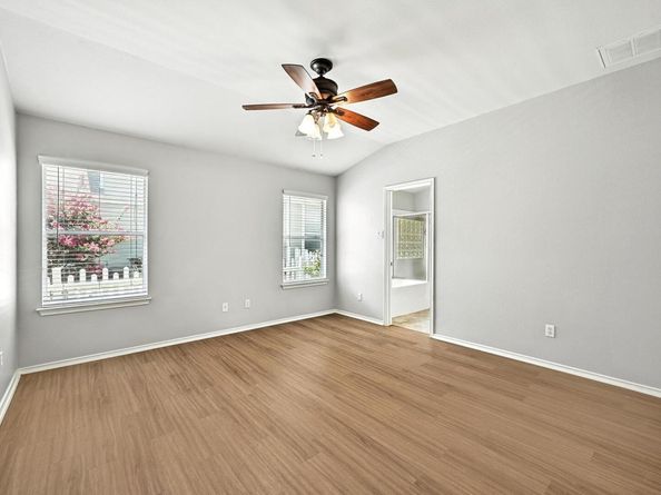 1049 King Cotton LN, Round Rock TX 78664