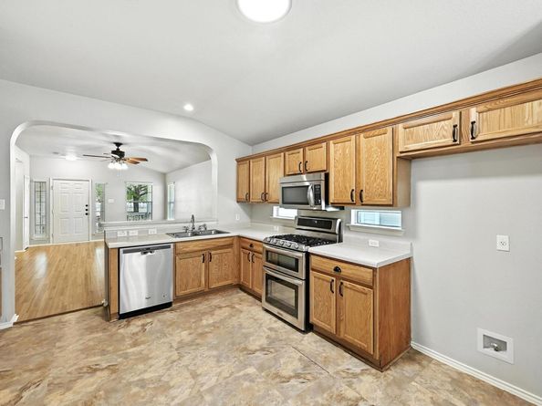 1049 King Cotton LN, Round Rock TX 78664