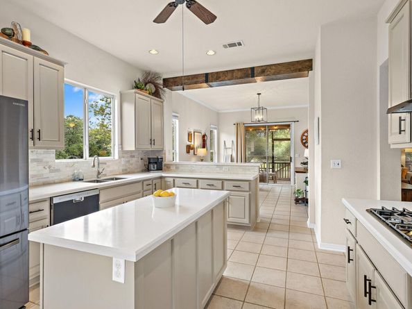 131 Whippoorwill WAY, Georgetown TX 78633