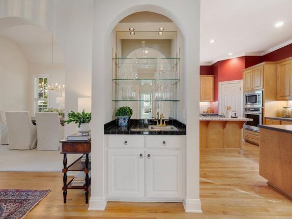 4205 Love Bird LN, Austin TX 78730