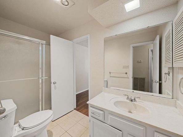 7205 Waldon DR N208, Austin TX 78750