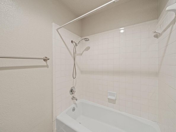 7205 Waldon DR N208, Austin TX 78750