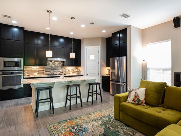 7006 Cut Plains TRL, Austin TX 78726