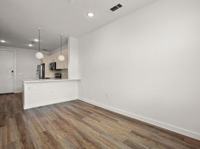 6324 N Lamar BLVD 206, Austin TX 78752