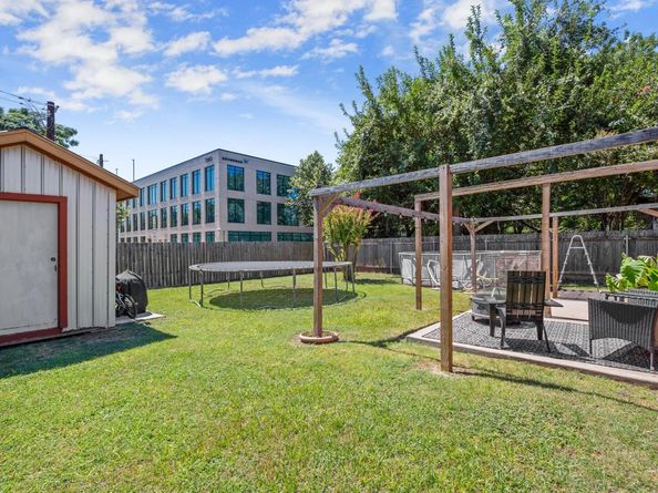 301 Tillery SQ W, Austin TX 78702