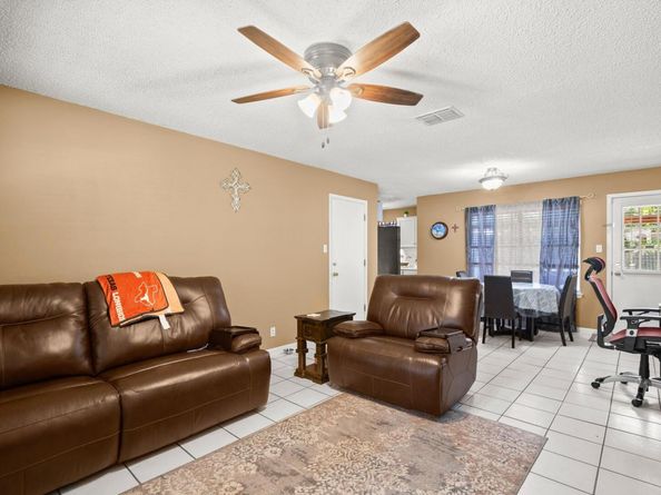 301 Tillery SQ W, Austin TX 78702
