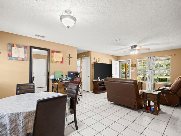 301 Tillery SQ W, Austin TX 78702