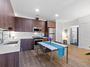 2213 Poquito ST 319, Austin TX 78722