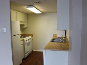 1800 Lavaca ST 203, Austin TX 78701