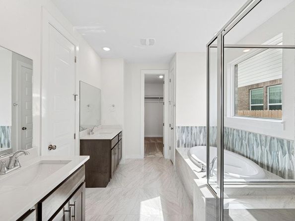 308 Amista DR, Liberty Hill TX 78642