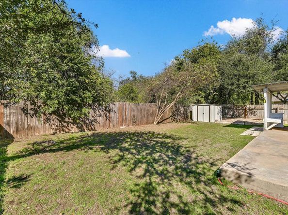 6808 Luckenbach LN, Austin TX 78729