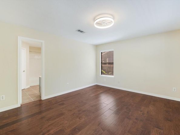 6808 Luckenbach LN, Austin TX 78729