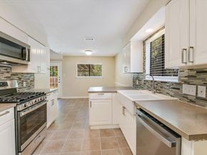 6808 Luckenbach LN, Austin TX 78729