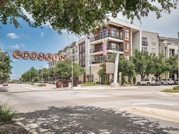 6808 Luckenbach LN, Austin TX 78729