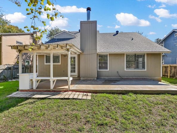 6808 Luckenbach LN, Austin TX 78729