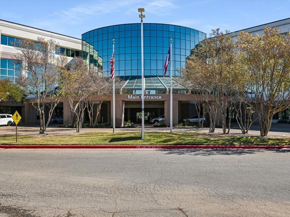 6808 Luckenbach LN, Austin TX 78729