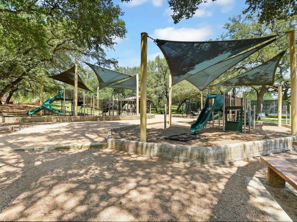 6808 Luckenbach LN, Austin TX 78729