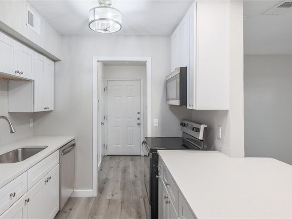 2201 mission hill CIR, Austin TX 78741