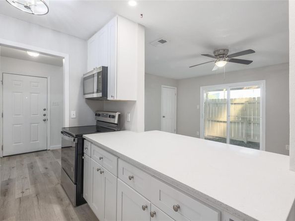 2201 mission hill CIR, Austin TX 78741