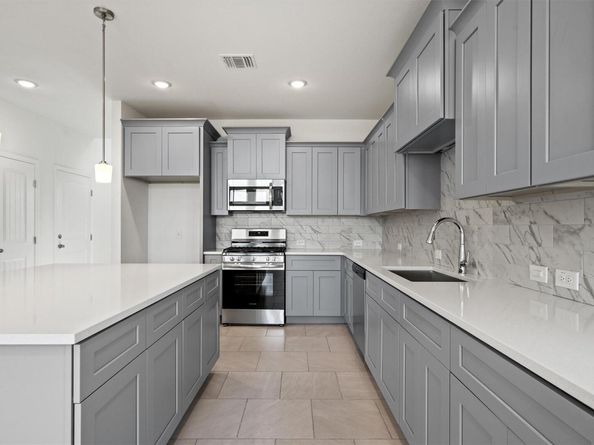 228 Ironshoe TRL, Liberty Hill TX 78642