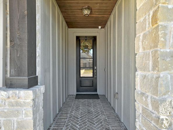 108 Leon LOOP, Liberty Hill TX 78642