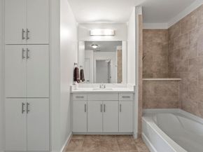 360 Nueces ST 2907, Austin TX 78701