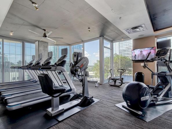 360 Nueces ST 2907, Austin TX 78701