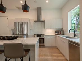 910 Nalide ST B, Austin TX 78745